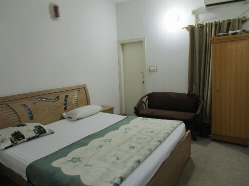Rehaish Inn Model Colony image 1